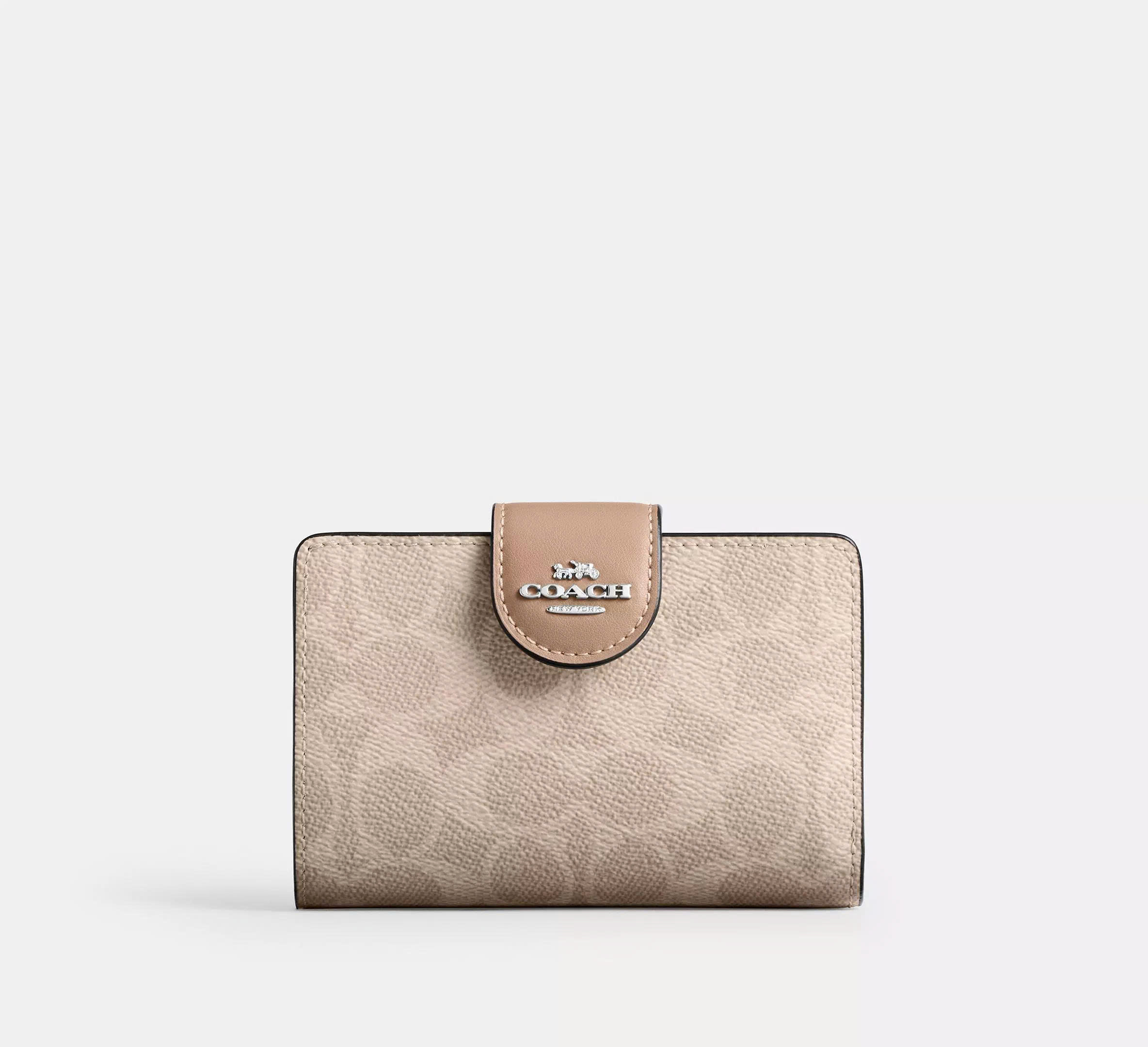 COACH CW786 MEDIUM CORNER ZIP WALLET IN SIGNATURE CANVAS - SAND